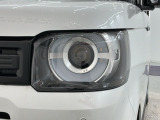 LEDヘッドライトは、点灯の瞬間から最大光量を発揮し、突然暗くなるトンネルなどでの安定感を高めます。