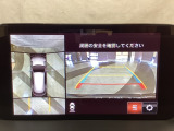 狭い場所での駐車やすれ違いなどでより的確な運転操作に役立つ360&deg;ビューモニターが装備されています。