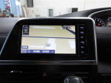 ナビは純正品。フルセグテレビ・CD・DVD・Bluetooth・ハンズフリー電話対応です。
