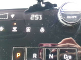 ハンドルヒーター付車です。寒い日もお手元から温まります。