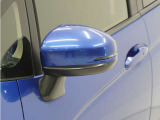 ◆ドアミラーウインカー◆ドアミラーにウインカーを装備しています。対向車に自身の進行方向を合図し安全に運転できます。