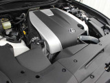 4GR-FSE型 2499ccV型6気筒DOHCエンジン搭載、駆動形式はFRです。