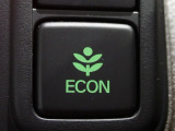エンジン、エアコンなどを制御し低燃費な『ECONモード』に、また走りを楽しみたいとき、空調など快適性を重視したいときにはスイッチOFFで通常モードに切り替えができます!