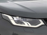 【LEDヘッドライト】従来のヘッドライトに比べて視認性が大幅に向上しています。自然光に近い明るさで、ドライバーの目の負担や疲れを軽減する効果も期待できます。