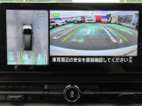 車の真上から見下ろしたような360度視界の良い『アラウンドビューモニター』です♪♪苦手な狭い駐車場、暗い所でも確認ができてとっても安心です♪♪