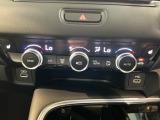 ダブルエアコンは、運転席と助手席でそれぞれ異なる温度を設定できます。