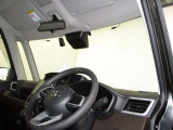 見通しのよいすっきりとした視界で、誰でも運転しやすいです。運転のしやすさは疲れにくさにも繋がりますよ♪