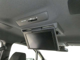 後部座席の方が退屈しないための後席モニター装備しています DVDを流すもよしテレビを見るもよし 長距離ドライブやお子様を後席にお乗せの方には大変重宝します