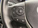 運転中、オーディオの操作をしてて、ハッとしたことはありませんか?ステアリングスイッチは、運転中でもハンドルでオーディオの操作が可能です。安全なドライブをサポートします。