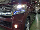 【HID】ディスチャージヘッドヘッドライトで夜間や雨天時のドライブを明るくサポート!省電力、耐久性にも優れています。