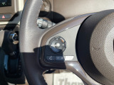 【ステリモ】ステアリングリモコンスイッチにてオーディオ操作可能となっており、運転にも集中できます。少しでも視線移動を減らし事故に遭う確率を下げます。