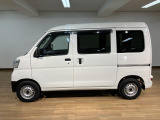 ご納車までに、弊社サービススタッフによる点検整備を行い、バッテリー、エンジンオイル、オイルエレメント、ワイパーゴムを交換し、ブレーキを分解、摩耗等を確認、必要であれば交換、安心してお乗りいただけます!