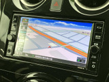 ナビゲーションシステムで、目的地までスムーズに案内。運転に集中できるので、安全で快適なドライブを楽しめます。道に迷う心配もありません。