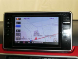 ナビゲーションを装備。タッチパネル式で使いやすく、お出かけもラクラクです。