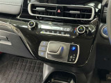 自動で車内温度を調整してくれる【オートエアコン】付きです