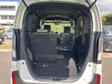荷物がどれだけ載るか一目で確認。広さ・開口部・段差、内張りの状態までチェックできます。