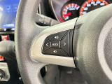 ステアリングスイッチ装備!運転しながら手元でオーディオの操作などができます。