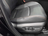 パワーシート搭載。微妙な調整が手軽にでき、適したポジションで運転することが可能です。