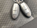 インテリジェントキー 雨の日での傘や 両手の荷物で 手がふさがっていても 楽楽ドアロック&解除 出来ます♪