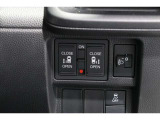 ◆◆両側電動スライドドア!!荷物で手が塞がる時など簡単にドアの開閉が出来ます!何より力いらずで開閉OK!女性やお年寄りにも優しい♪電動機能はOFFにもできますから元気なお子様の駆け出しも安心!