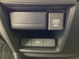 ソケット類も充実☆対応のケーブルがあれば車内でスマホなどの充電が可能です☆