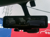 スマートルームミラー付き車です。視認性が良く、夜もしっかり見えます。