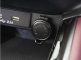 ◆アクセサリーソケット◆ドラレコの電源やスマートフォンの充電等に使用できる便利な電源ソケット!使いやすい場所に装備されています。