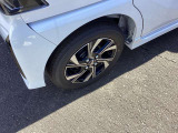 ☆お車についた傷やヘコミ、事故の修理もハヤシにお任せください。自社鈑金工場で修理ができますの安心です☆