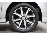 純正のアルミホイールが足元を飾ります!タイヤサイズは155/65R14 になります。
