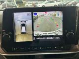 『アラウンドビューモニター』はスムーズな駐車と安全確認をサポートします。