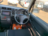 ☆内外装クリーニング☆車の隅々まで徹底的にクリーニングを行っておりますので内外装ともに綺麗な状態でご納車いたします!