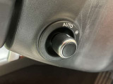 【電動調整ステアリングコラム】シートメモリーと合わせて使用すると複数人運転する場合は、お好きなポジションを記憶する事ができます。細かな調節も可能なため、快適な運転が楽しめます。