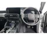 シックな色使いのインテリアが魅力です♪運転席まわりもすっきりと使いやすくまとめられており、毎日のお買い物からお出掛けまで快適に運転できそうですね(^^)/