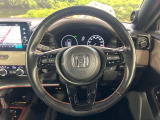 【純正革巻きステアリング】上質な革を使用することで、手にしっかり馴染みとても運転しやすいハンドルです♪