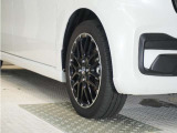 ◆純正アルミホイール装着車◆これで足元まわりも、おしゃれにきまります!