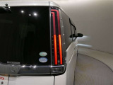 LEDテールライトです。省電力、高輝度のLEDは明るく照らすので夜間運転時の視認性を高めます。スタイリッシュな見た目で細かいところもこだわりたいあなたに!