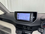 ナビゲーション付です。 ナビがあると便利、ラクラク何処でもいけます。 ナビが有るのと無いのとでは大きな違いですね。