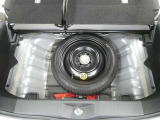 スペアタイヤ付きです!車に常時装備することで、もしもの時の備えとしてすごく安心です♪
