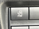【パワースライドドア】スマートキーや運転席のスイッチでスライドドアの開閉が可能♪電動だから力を入れてドアを開ける必要が無く、小さいお子様でも、重い荷物を持っている時もラクに開け閉めできます♪