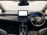 シンプルながら機能性あふれる運転席廻りです。視界性もよく、運転しやすいですよ。