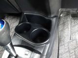 インパネにドリンクホルダーを配置☆飲みたい時にパッと取れる最適な場所に配置♪