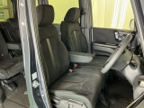 当車両は、次のお客様に気持ちよくお乗りいただくため、専門スタッフによる【徹底シートクリーニング】を施工済みです!