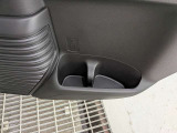 パワーウィンドウのスイッチですよ。運転席に居ながら窓を開け閉めのコントロールできます。