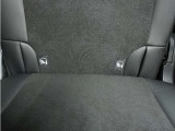 ◆ISOFIX◆シートベルトいらずでチャイルドシートと固定金具を連結するだけでガッチリ固定できます。