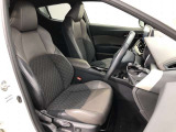 【運転席・助手席】です!実際お座りいただくのが分かりやすいと思いますので、ぜひお気軽にご来店ください♪状態もいいですよ☆