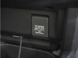 【アクセサリーソケット DC12V】電気製品の電源にも。車内で電気製品の電源がとれるソケットを装備しています。