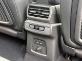 Audi正規ディーラーが高品質をお約束。高度な訓練と教育を受けたAudi選任メカニックが、100項目に及ぶ精密な点検を実施します。全てをクリヤしたAudi車だけがあなたのお手元に。