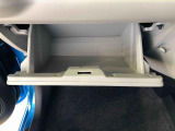 よく使うものが手を伸ばせばすぐ届く、機能面で充実した収納。