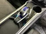 シンプルでスマートなセレクトレバーです