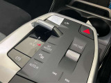 【シフト】スポーティーさを極めたなめらかなシフトチェンジが可能で、快適なクルージングからダイナミックな走りまで、さまざまな運転スタイルに適応いたします。